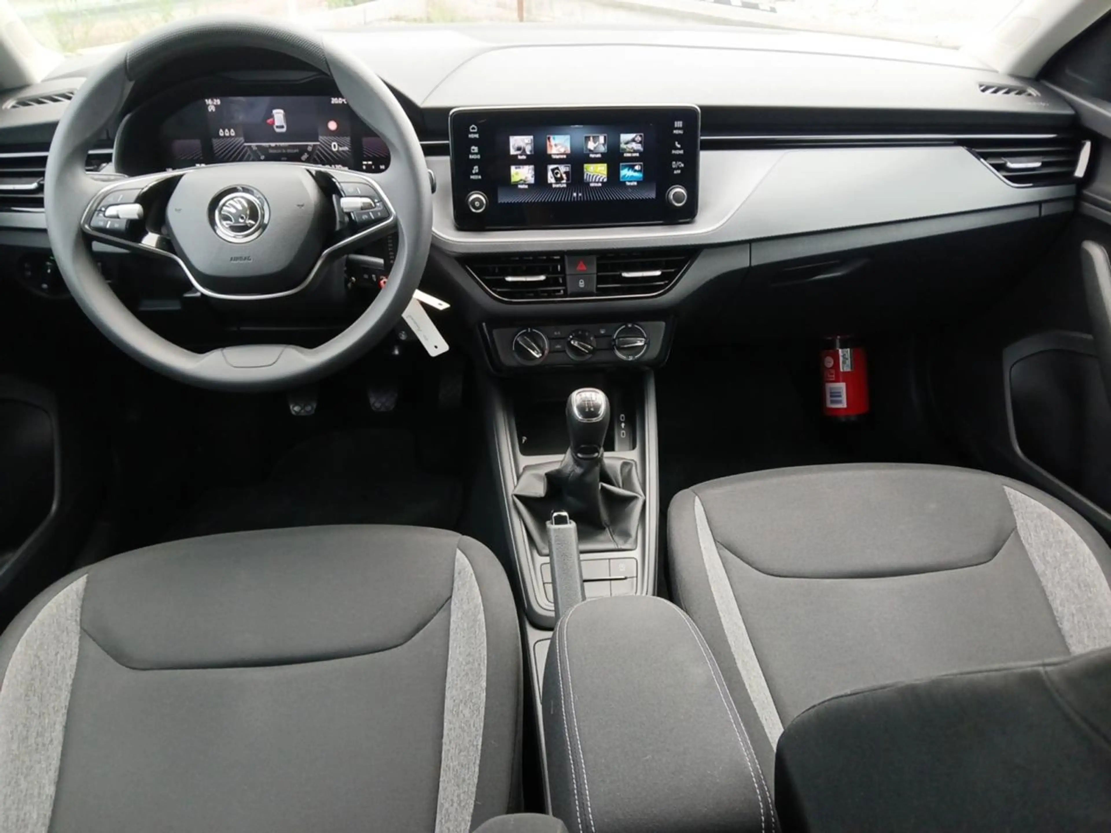 Skoda Scala 1.0 TSI Essence — photo 16