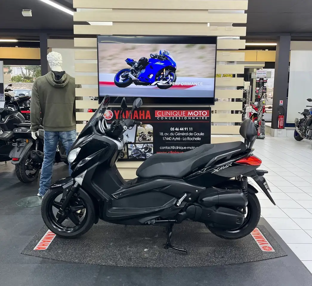 Yamaha X-Max 125