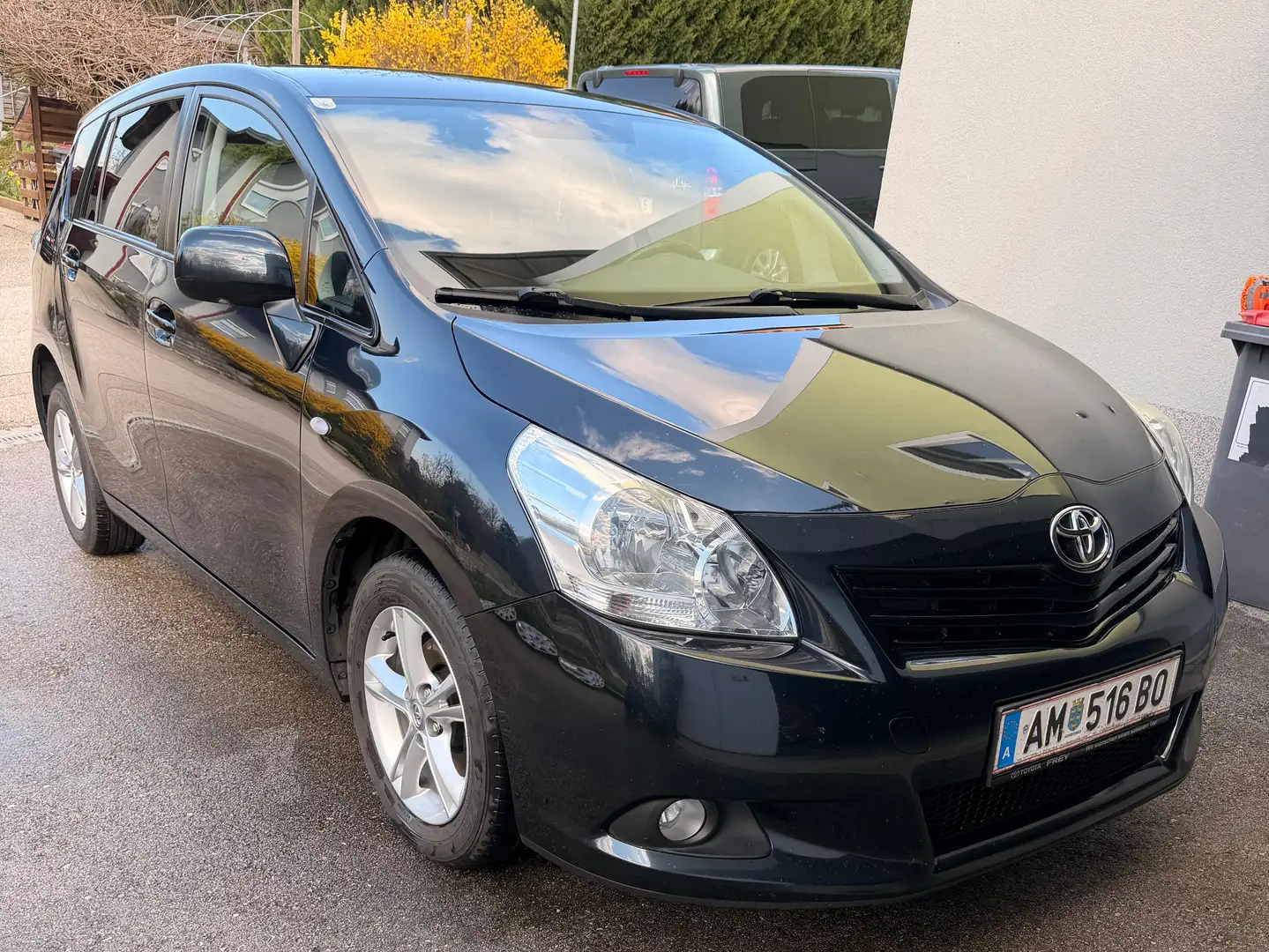 Toyota Verso Verso 2,0 D-4D 125 High DPF High Schwarz - 1