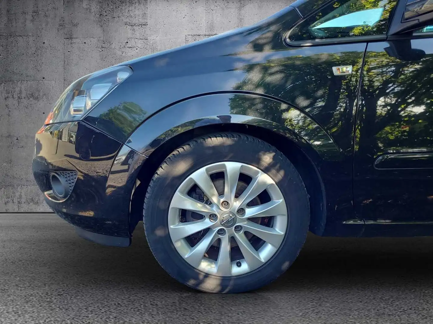 Opel Zafira 1.8 Family 7-Sitzer Navi, PDC vo. & hi. SolarProte Noir - 2