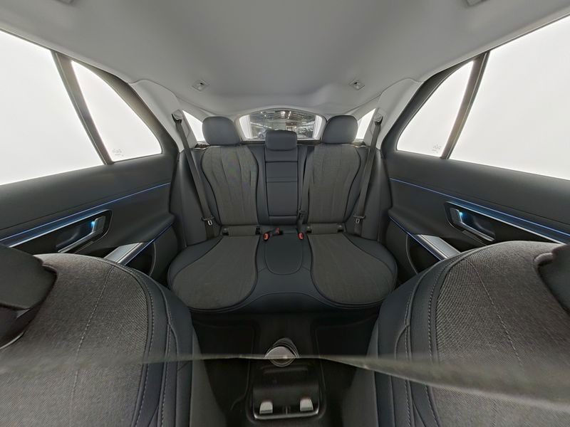 Mercedes-Benz E 200 T AVANTGARDE+DISTR+MBUX+AHK+KEYL+LED+TOTW+ — photo 6