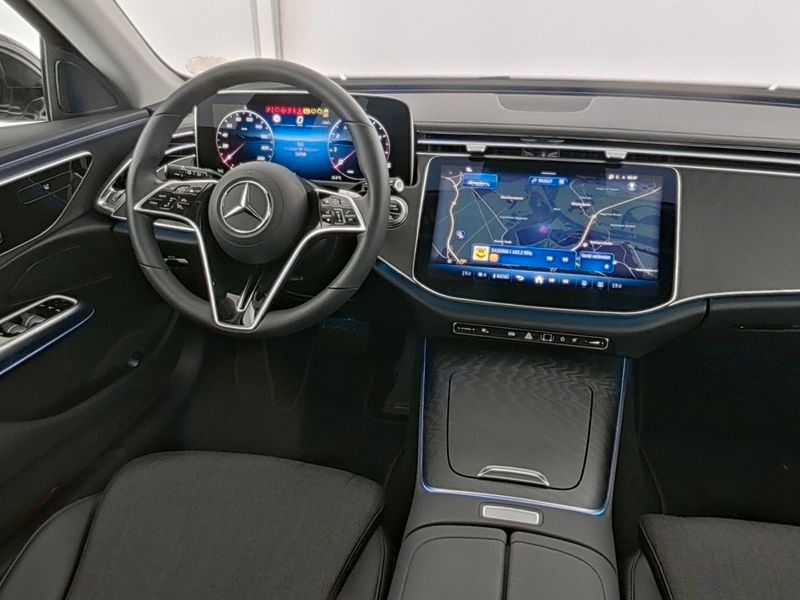 Mercedes-Benz E 200 T AVANTGARDE+DISTR+MBUX+AHK+KEYL+LED+TOTW+ — photo 4