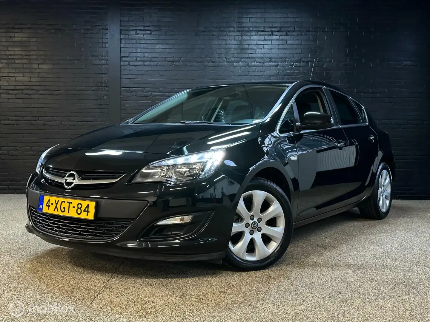 Opel Astra 1.4 Turbo Blitz 120pk | A/C | Cruise | Trekhaak Schwarz - 1