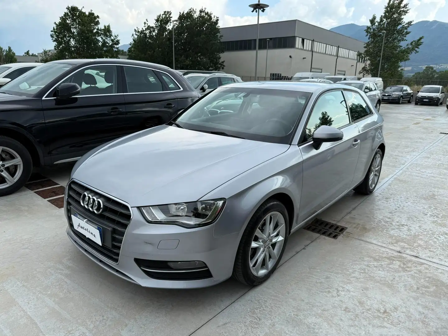 Audi A3 A3 1.6 tdi 110CV 3 PORTE NAVI Grigio - 2