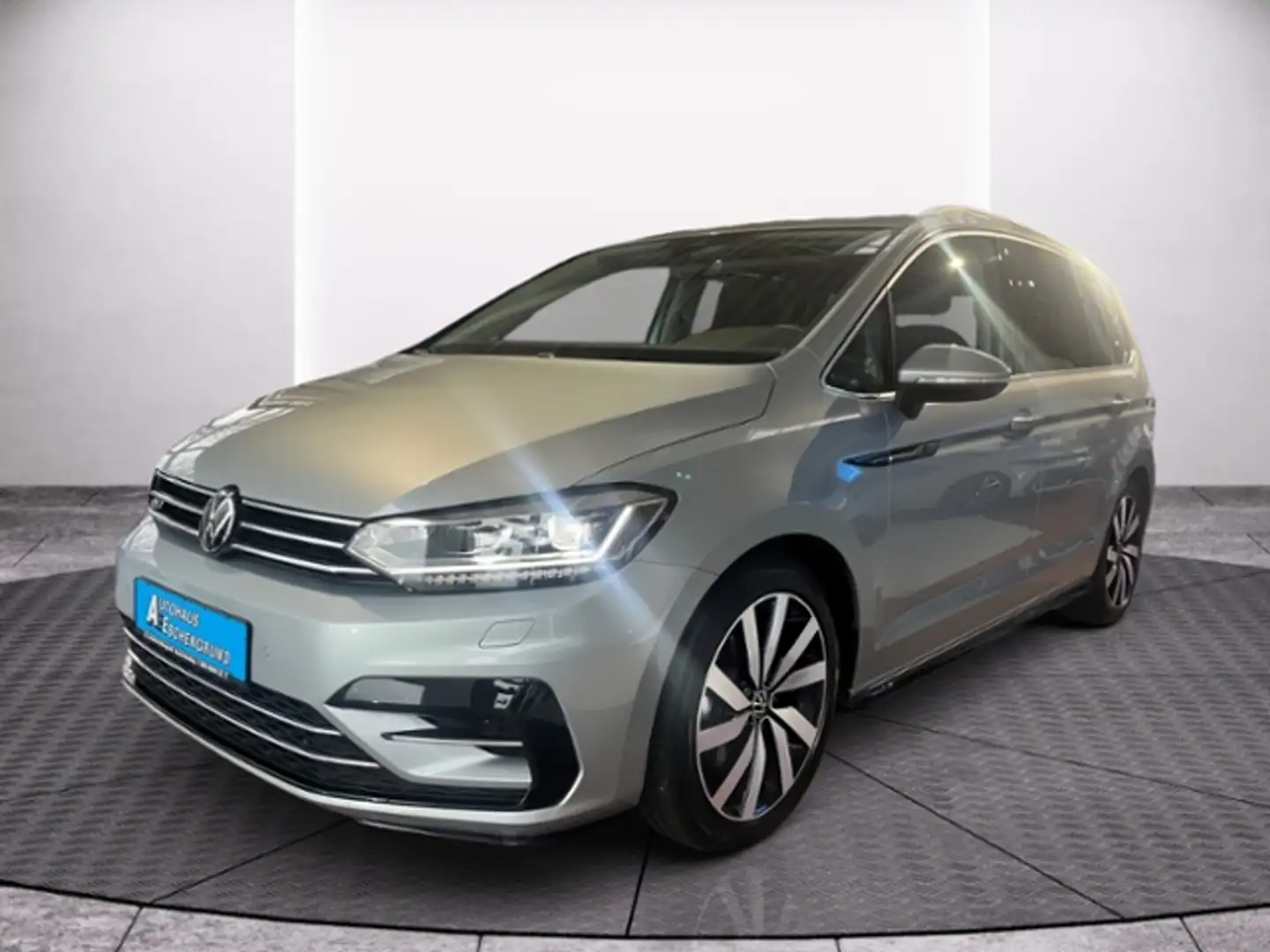 Volkswagen Touran 1.5 TSI DSG HIGHLINE IQ.DRIVE LED R-LINE KAMERA Stříbrná - 2