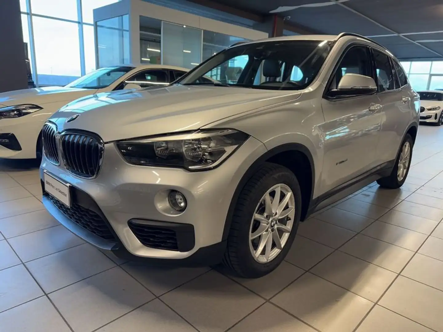 BMW X1 sDrive16d Advantage Grigio - 1