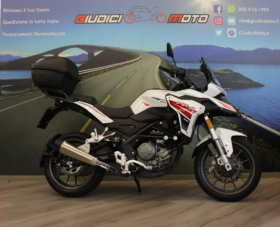 Benelli TRK 251