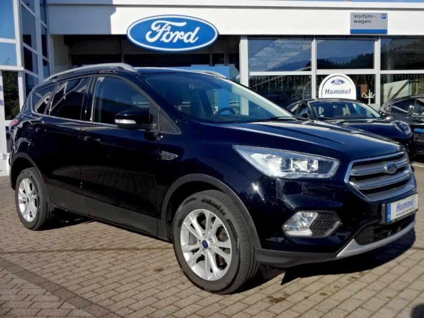 Ford Kuga Titanium 4x4 AUTOM. AHK+BI-XENON+NAVI+PP+CAM Noir - 1