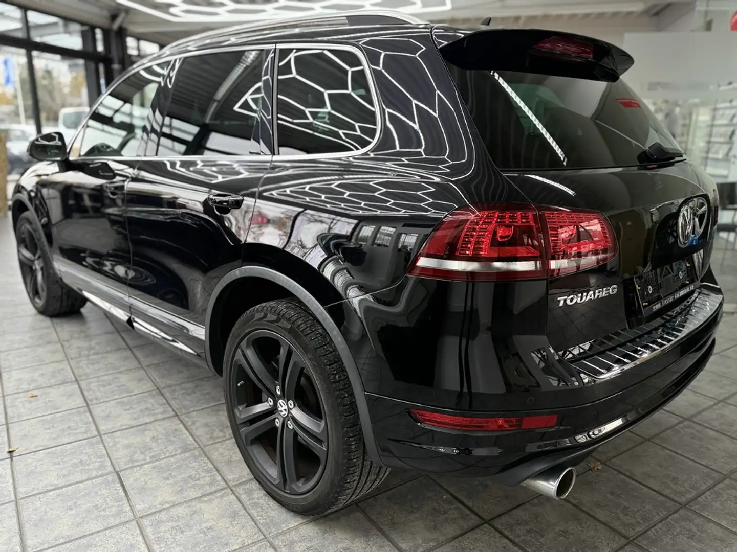 Volkswagen Touareg 4.2 TDI V8 Edition X R-Line, 360°, Voll! Zwart - 2