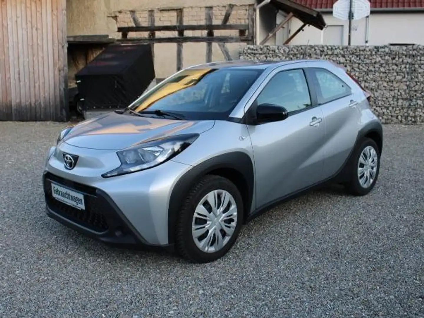 Toyota Aygo X Aygo X Play Silber - 1
