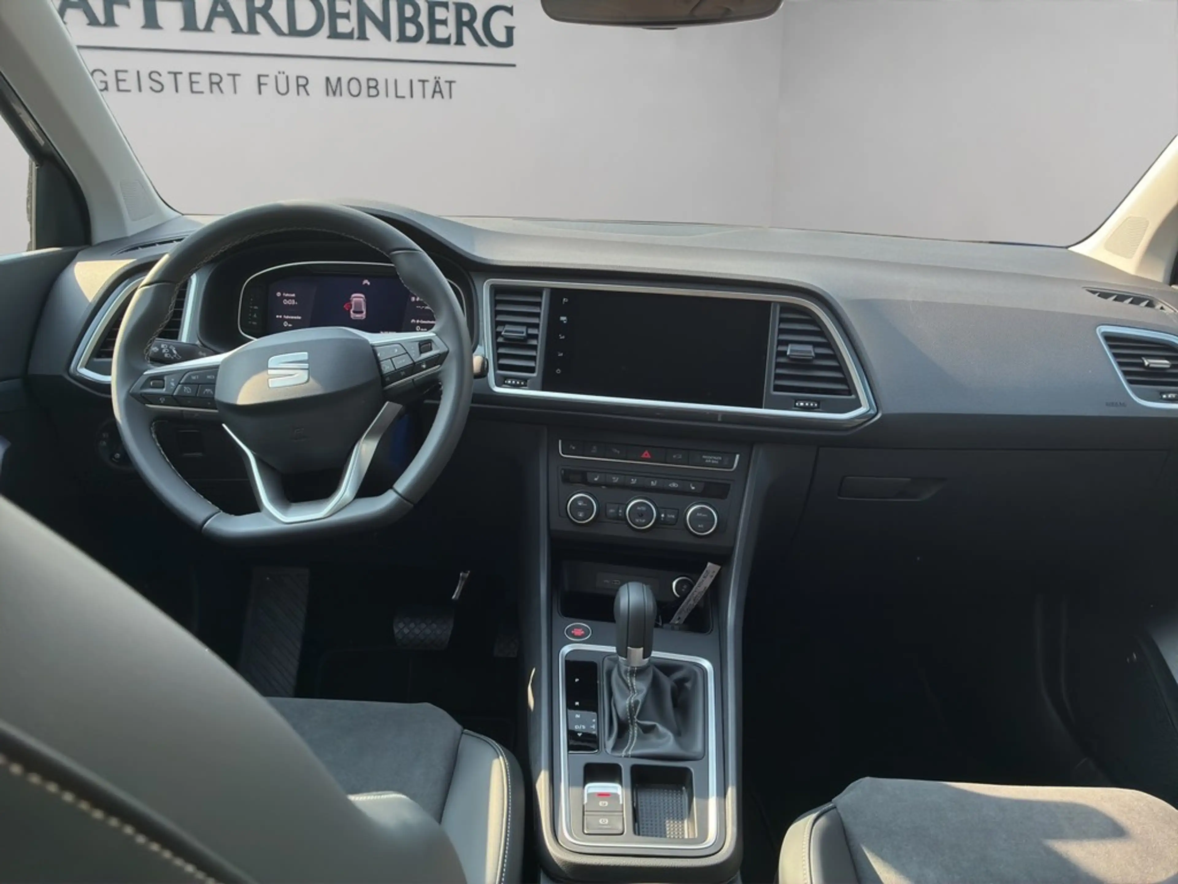 SEAT Ateca Road Edition 1.5 TSI 110 kW (150 PS) 7-Gang DSG — photo 14