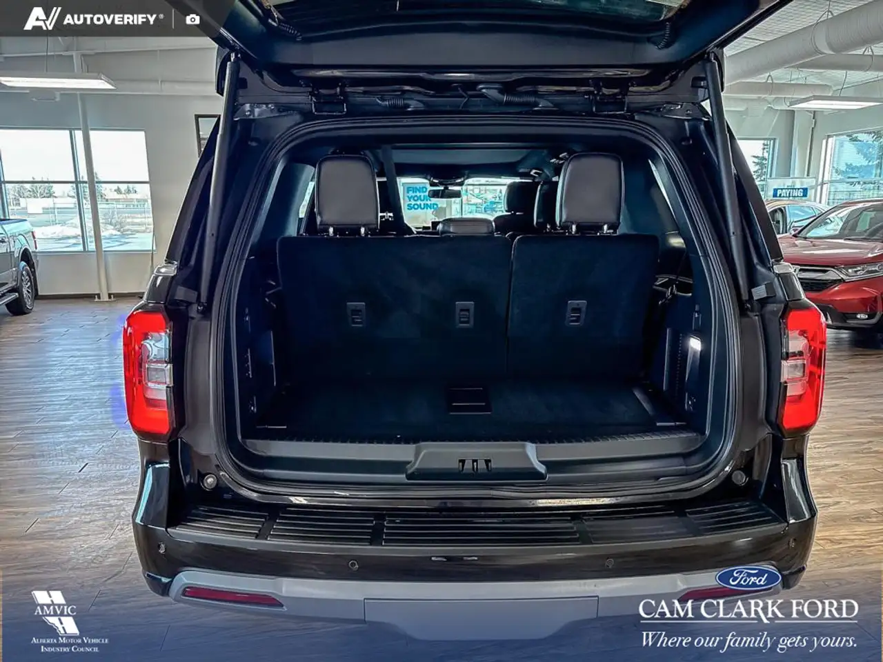 Ford Expedition снимка Ford Expedition