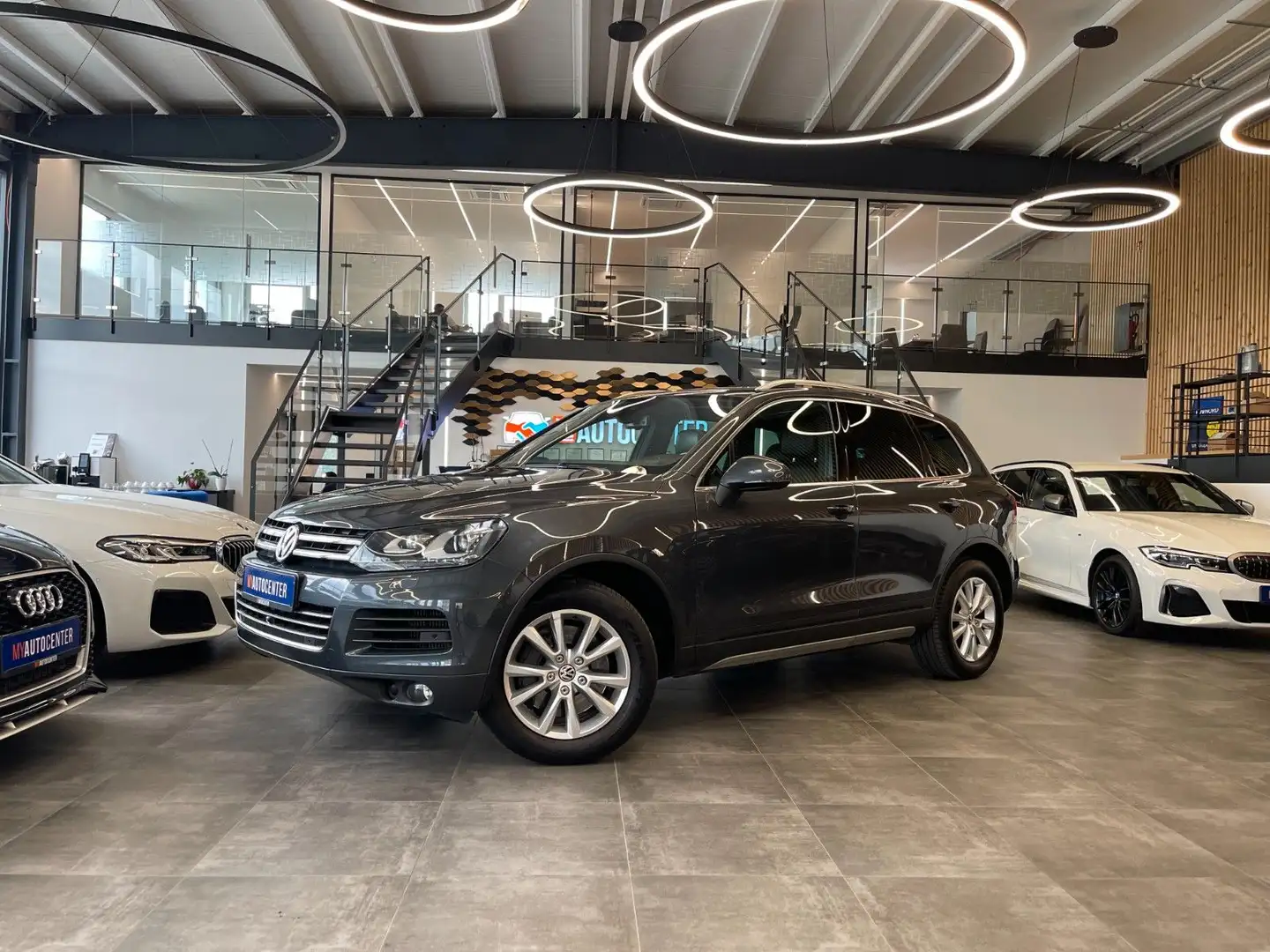Volkswagen Touareg 4.2 TDI 4-Motion DSG *NAVI*ACC*AHK*LED* Grigio - 1