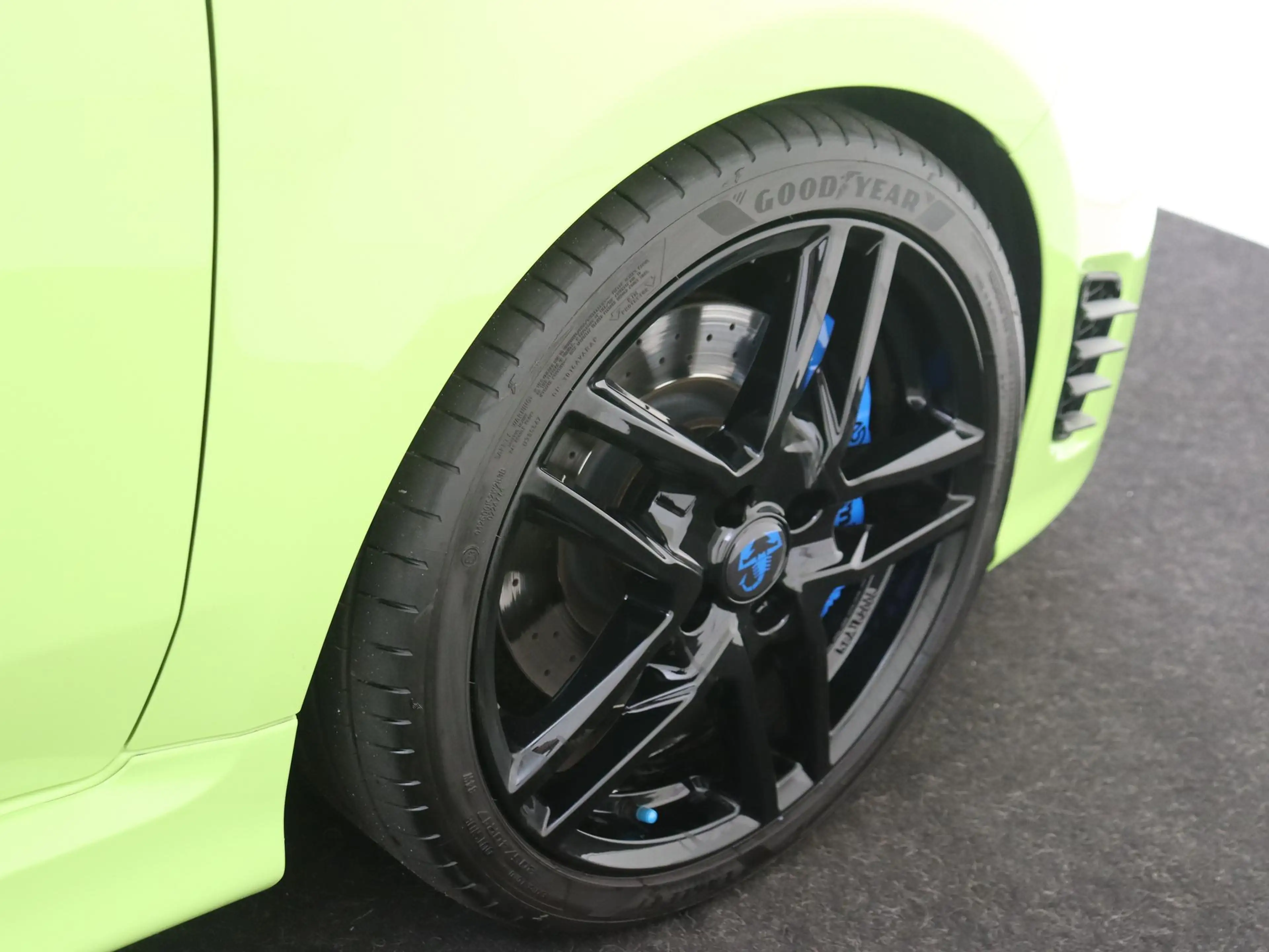 Fiat 500C Abarth 1.4 T-Jet Esseesse 70th Anniversary Competitzione — photo 13