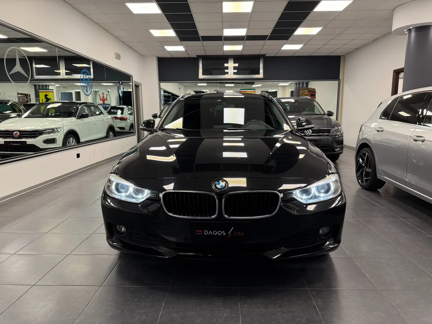 BMW 320 Serie 3 320d Touring xdrive Luxury navi Nero - 2