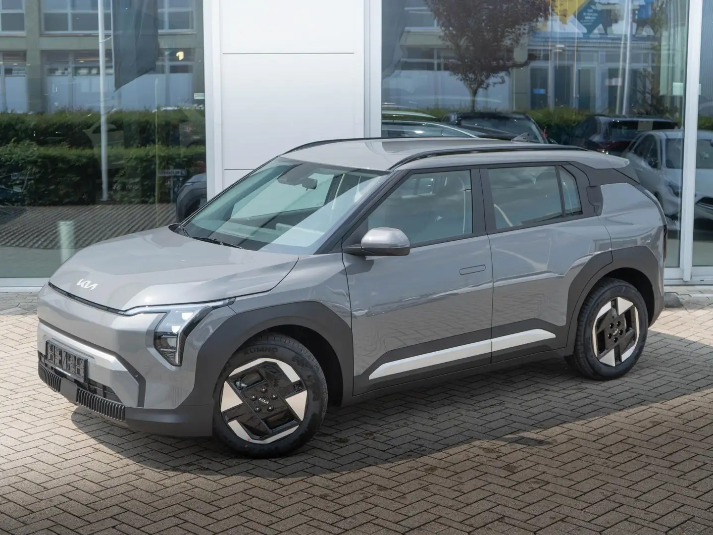 Kia EV3 Plus 81.4 kWh | Op VOOORRAAD DIRECT LEVERBAAR | St Zwart - 2