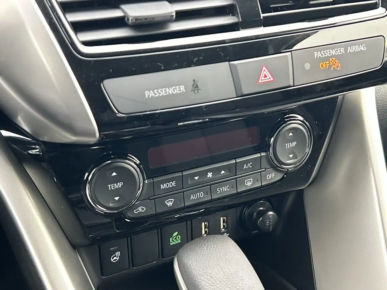 Mitsubishi Eclipse Cross снимка Mitsubishi Eclipse Cross