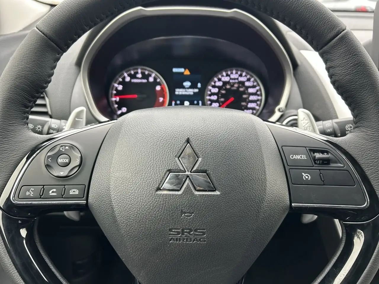 Mitsubishi Eclipse Cross снимка Mitsubishi Eclipse Cross