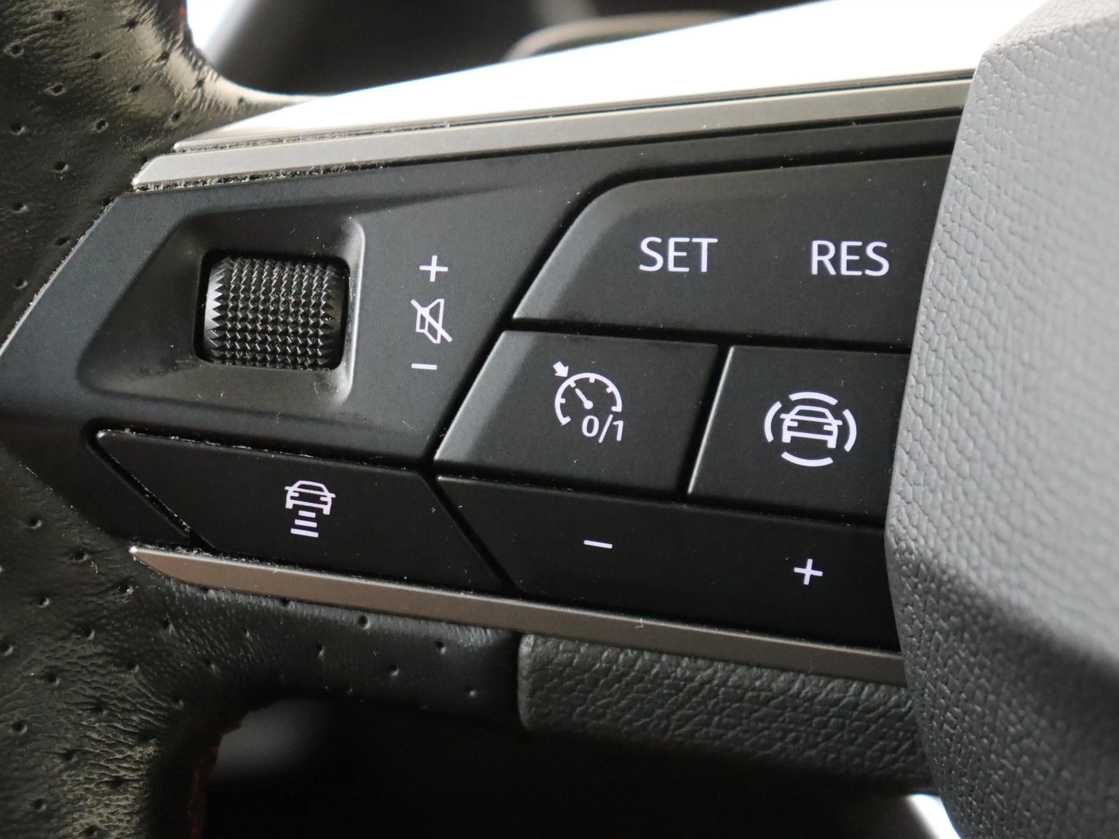SEAT Leon e-Hybrid Sportstourer 1.4 TSI eHybrid PHEV FR Business Inte — photo 12