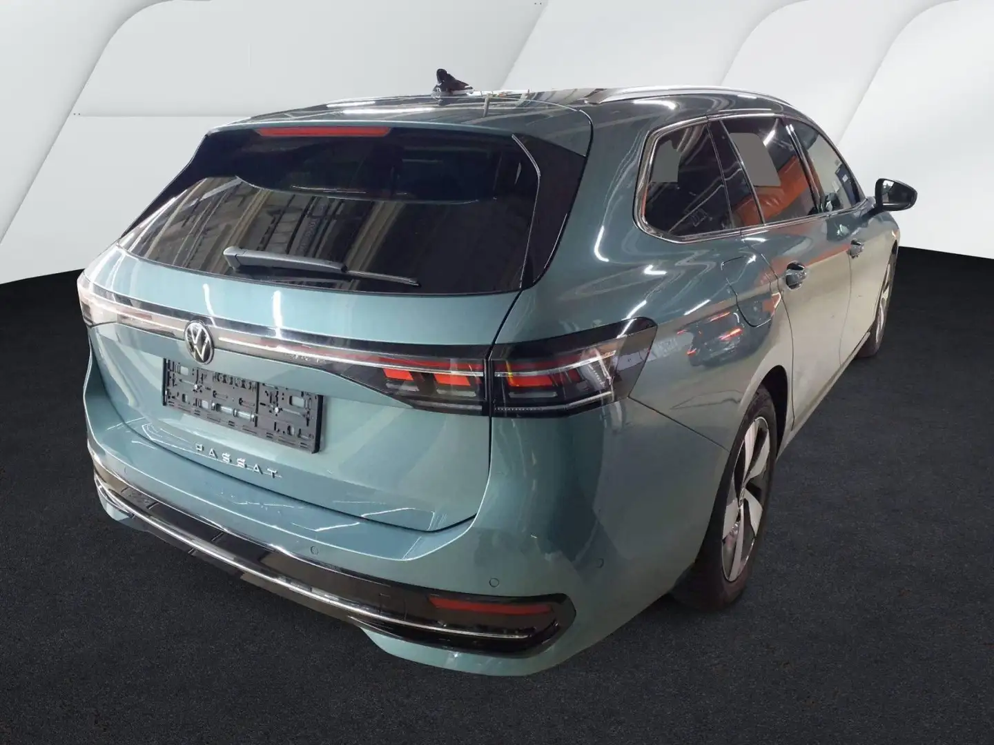 Volkswagen Passat Variant 2.0 TDI DSG Elegance Navi AHK ACC Grün - 2