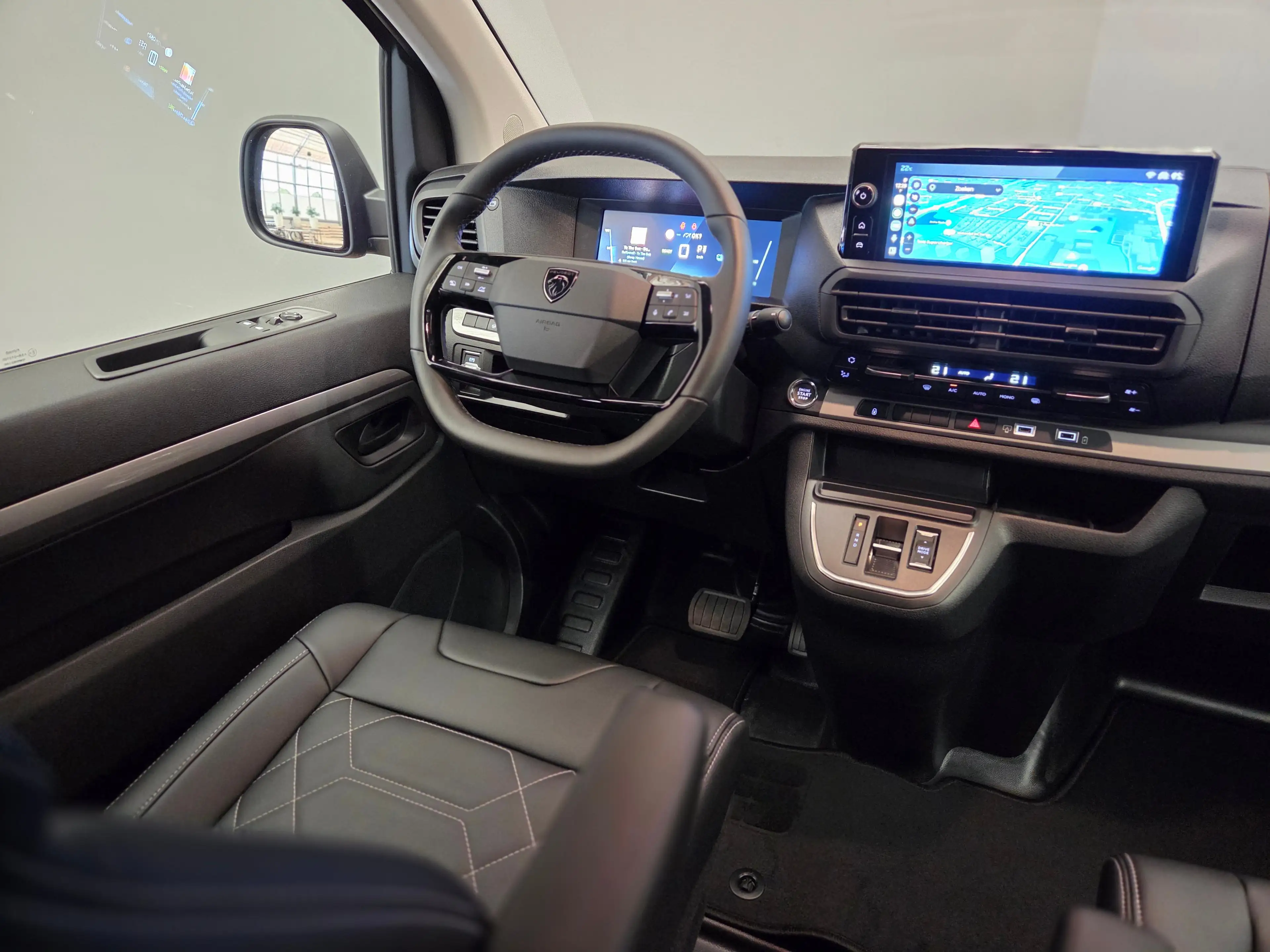Peugeot e-Expert EV L3 DC 75 kWh STX Special Edition, trekhaak, cam — photo 12