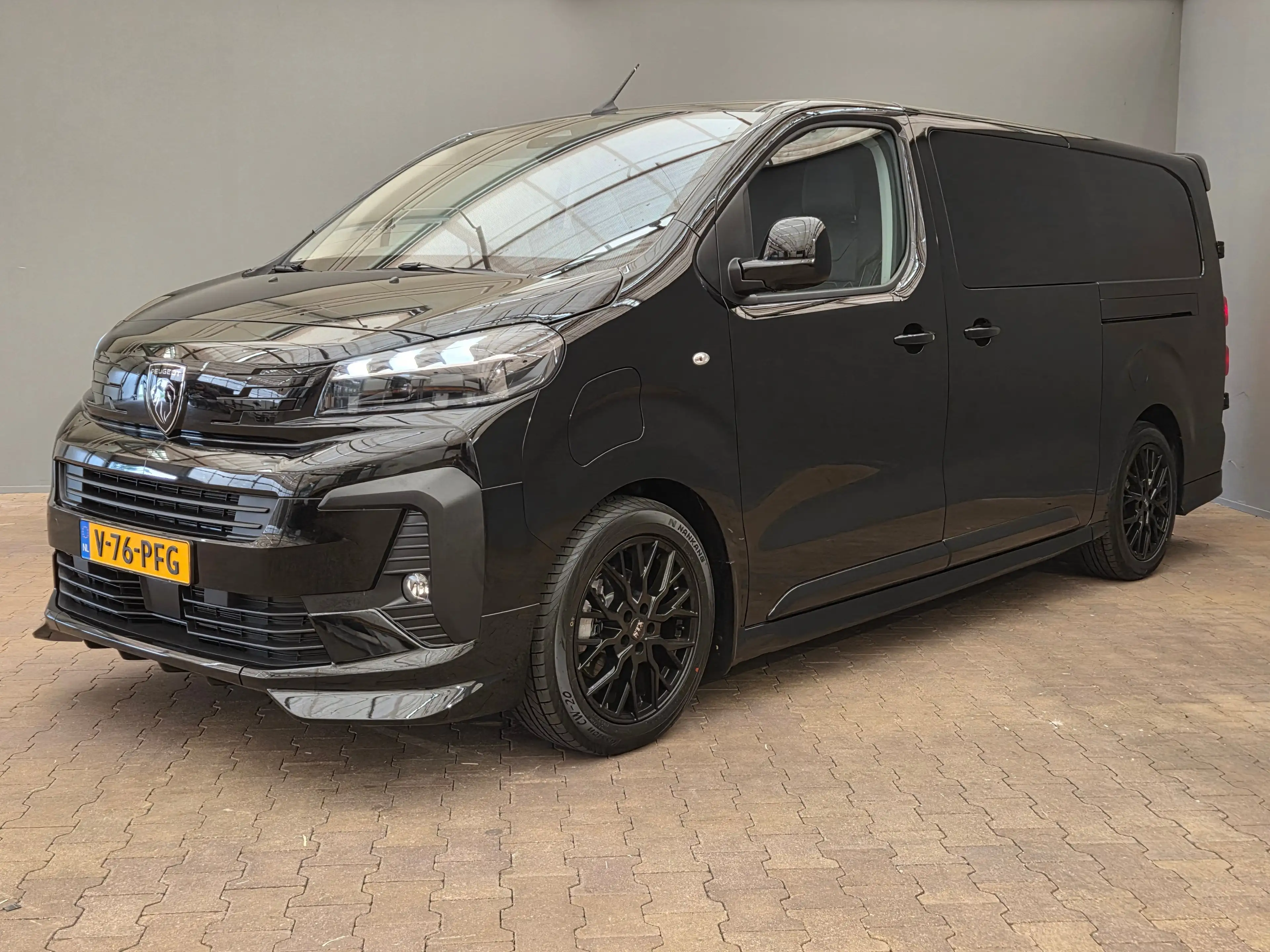 Peugeot e-Expert EV L3 DC 75 kWh STX Special Edition, trekhaak, cam