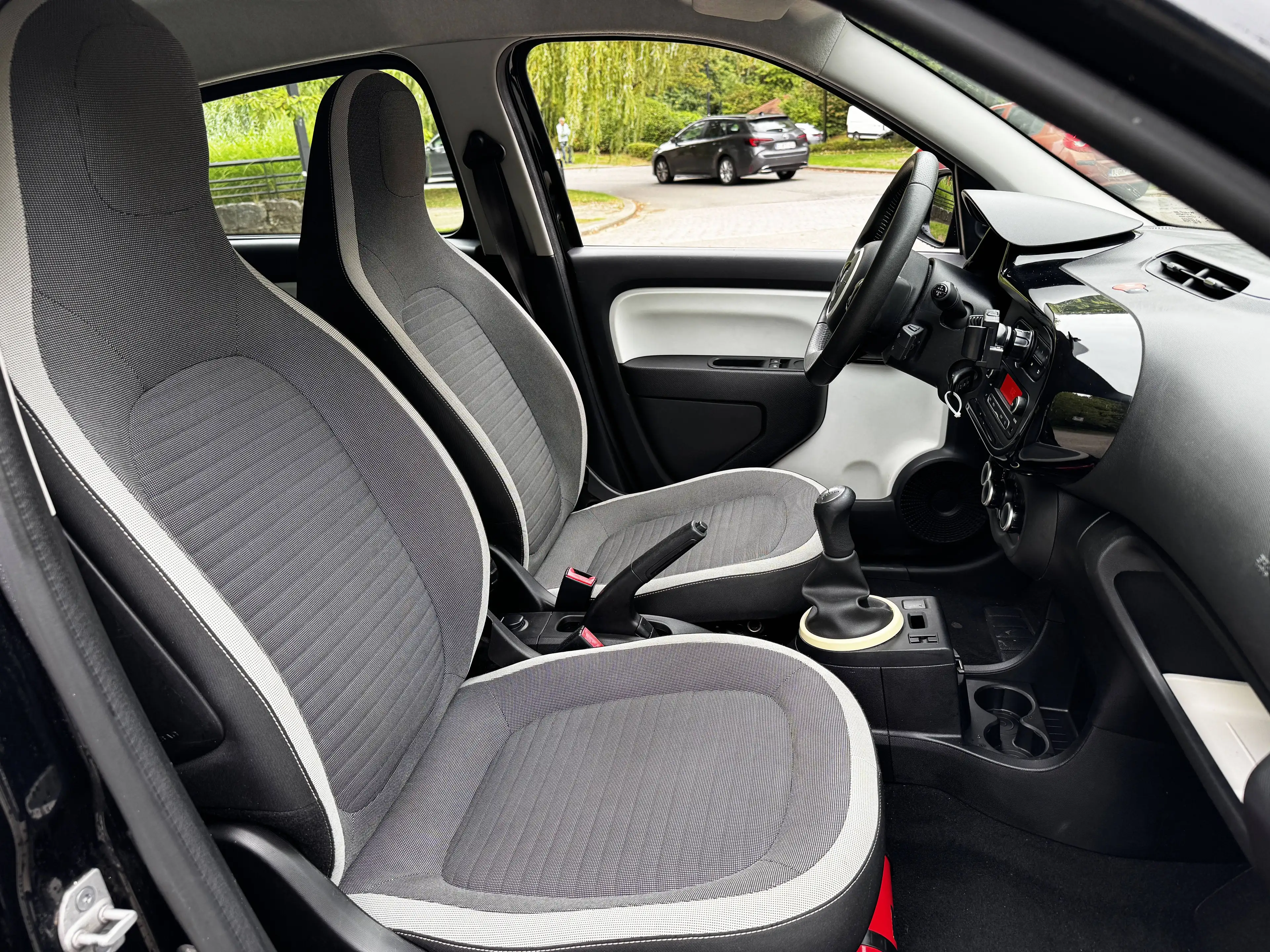 Renault Twingo Twingo 1.0i Seulement !!!58000km!!! — photo 9