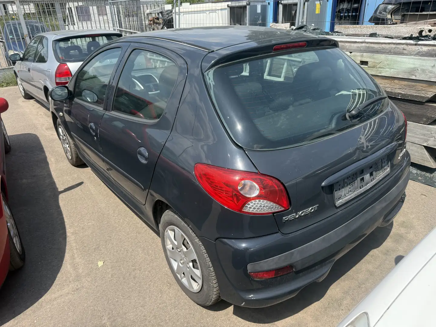 Peugeot 206 Basis Grau - 2