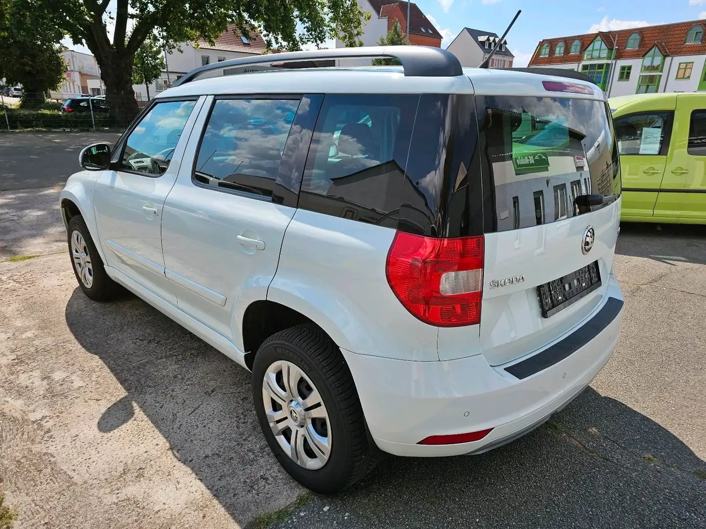 Skoda Yeti Cool Edition PDC 110Ps Tempomat Alb - 2