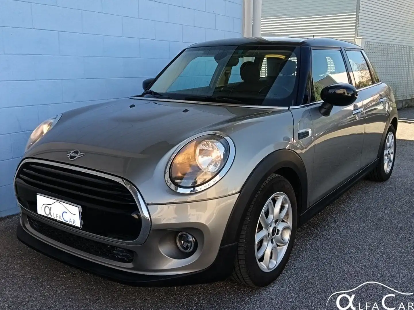 MINI Cooper 1.5 Cooper Boost 5 porte Grau - 1