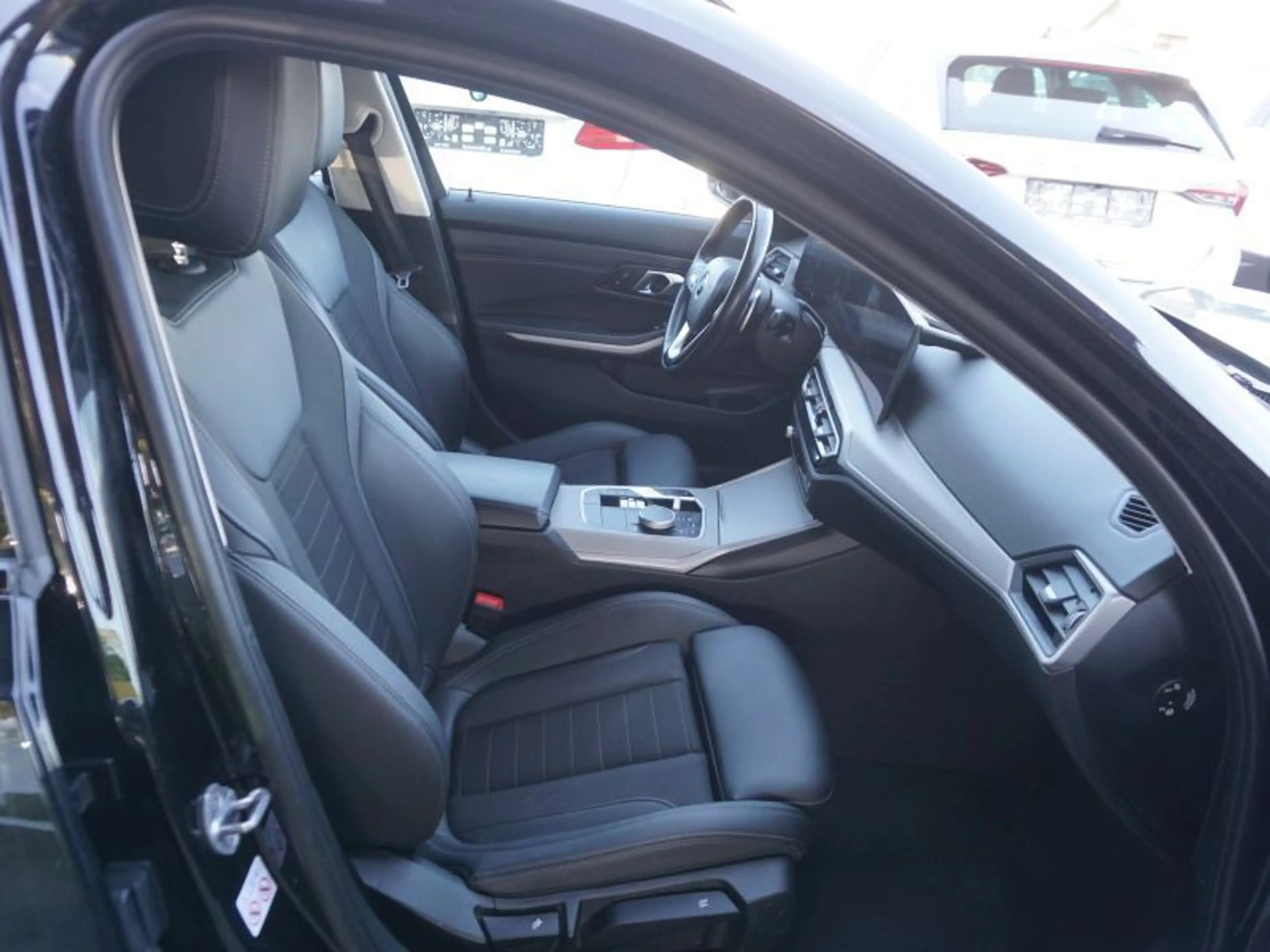 BMW 316 d Touring Aut. *WIDESCREEN* — photo 10