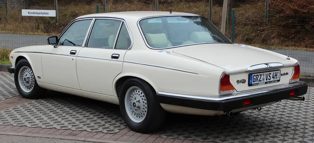 Jaguar XJ 12, Oldtimer, Daimler Double Six, foto 3