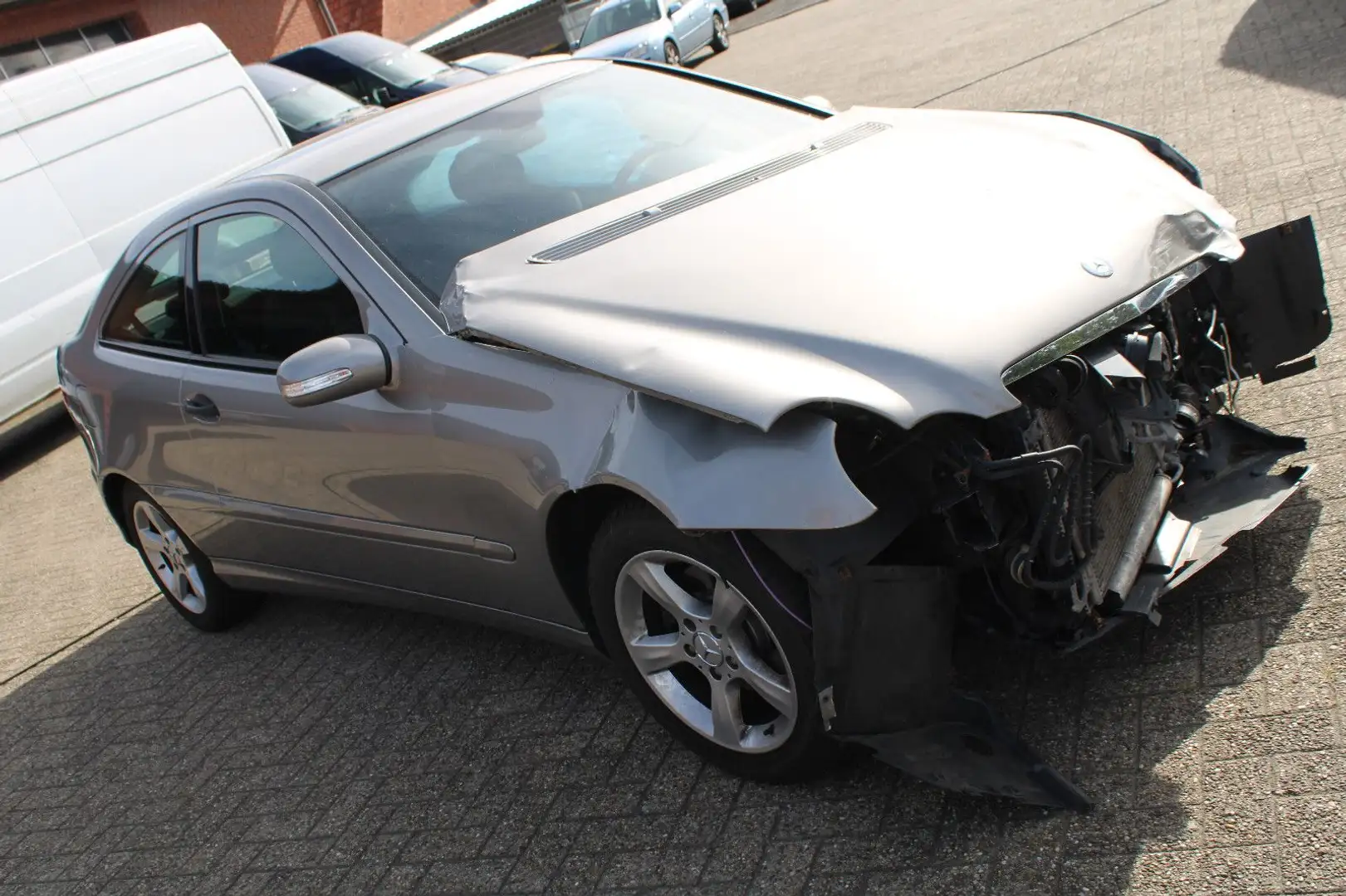 Mercedes-Benz C 180 C -Klasse Sportcoupe C 180 Kompressor Silber - 2