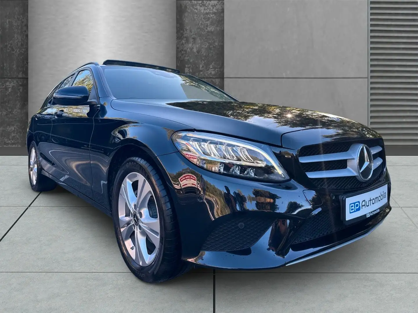 Mercedes-Benz C 220 d T-Modell *PANO*BURMESTER*AHK* Noir - 2