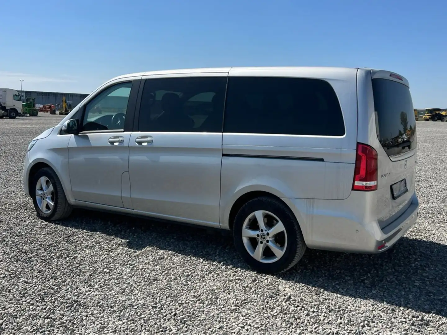 Mercedes-Benz V 220 Executive 220 d Long 4MATIC Argintiu - 1