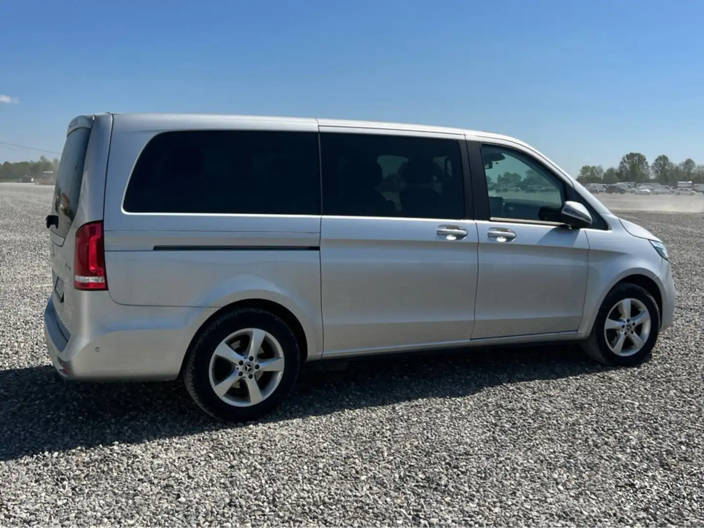Mercedes-Benz V 220 Executive 220 d Long 4MATIC Argintiu - 2