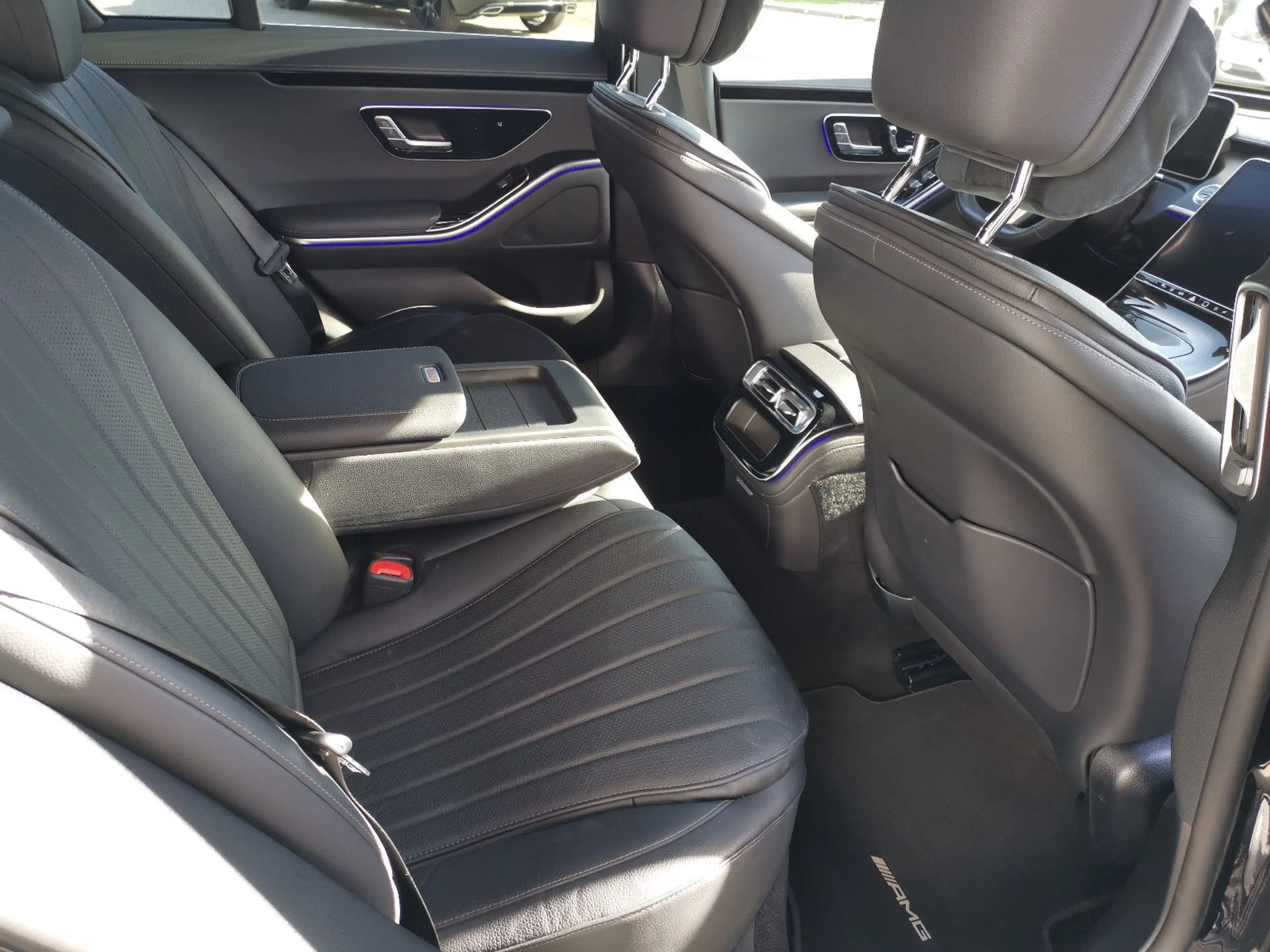 Mercedes-Benz S 500 4Matic AMG Line — photo 10