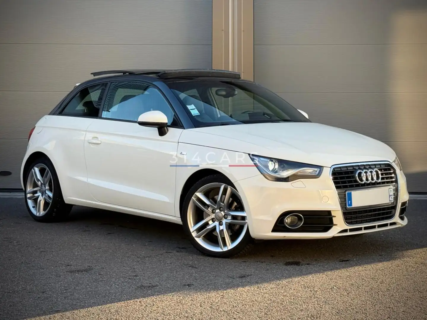 Audi A1 1.6 TDi 105 S line Blanc - 1