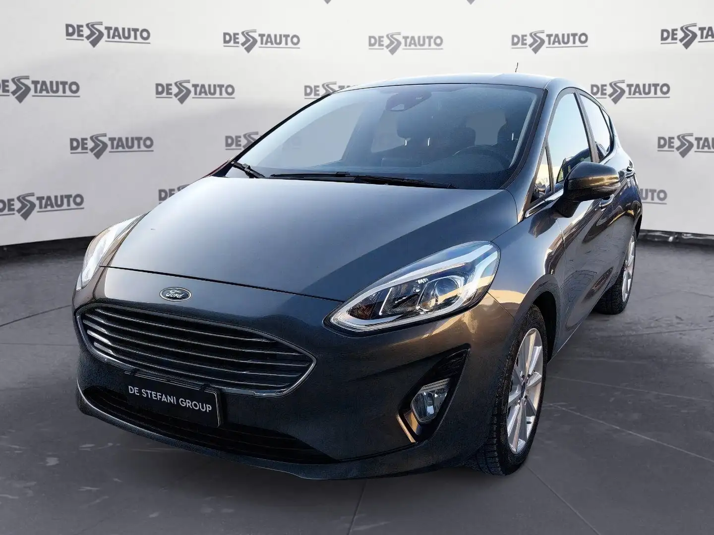 Ford Fiesta Fiesta 5p 1.5 ecoblue Titanium 85cv my19.5 Grijs - 1