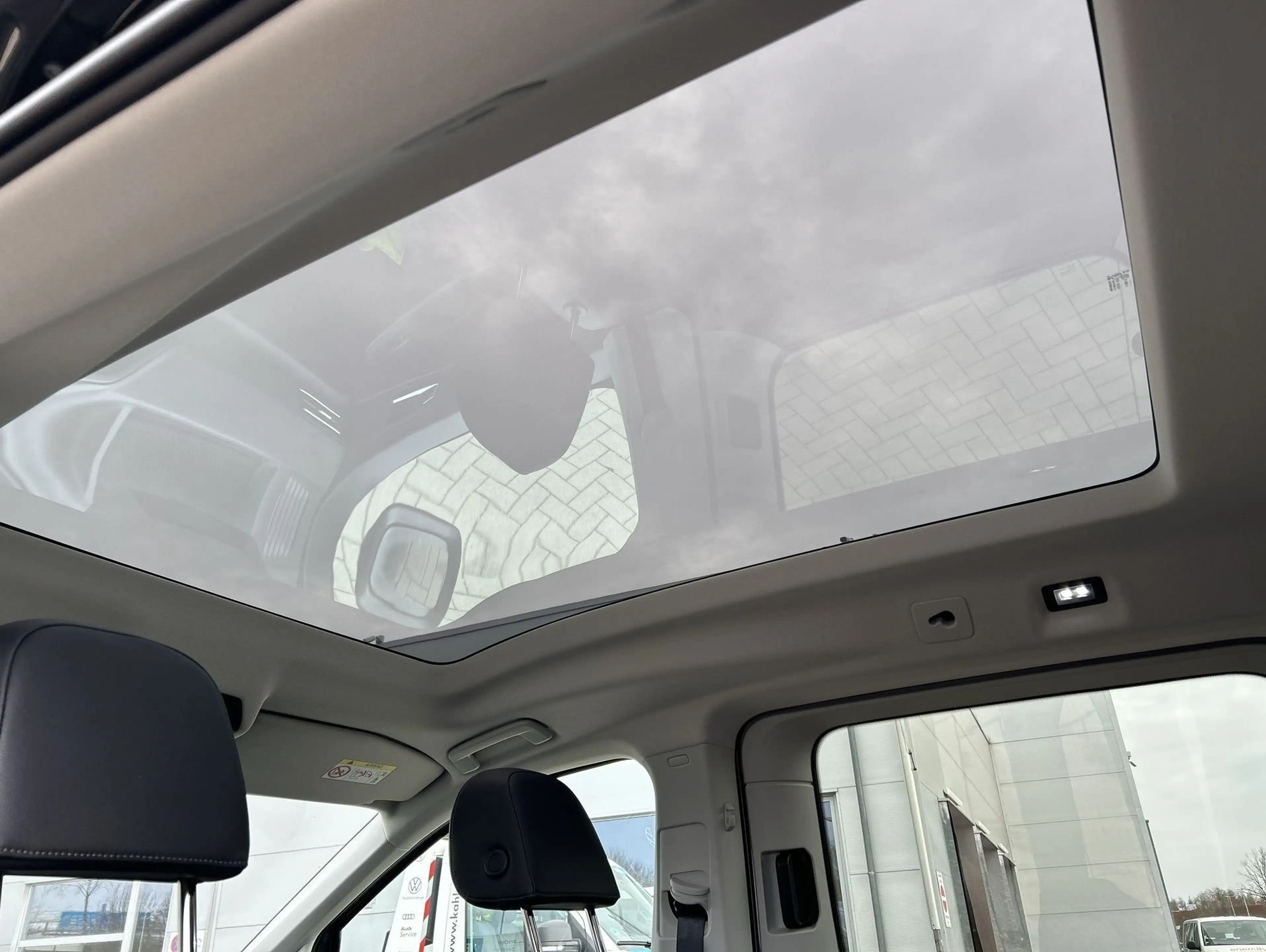 Volkswagen Caddy NFZ Life 7-Sitzer Motor: 2.0 l TDI EU6 SCR 4MOTIO — photo 13