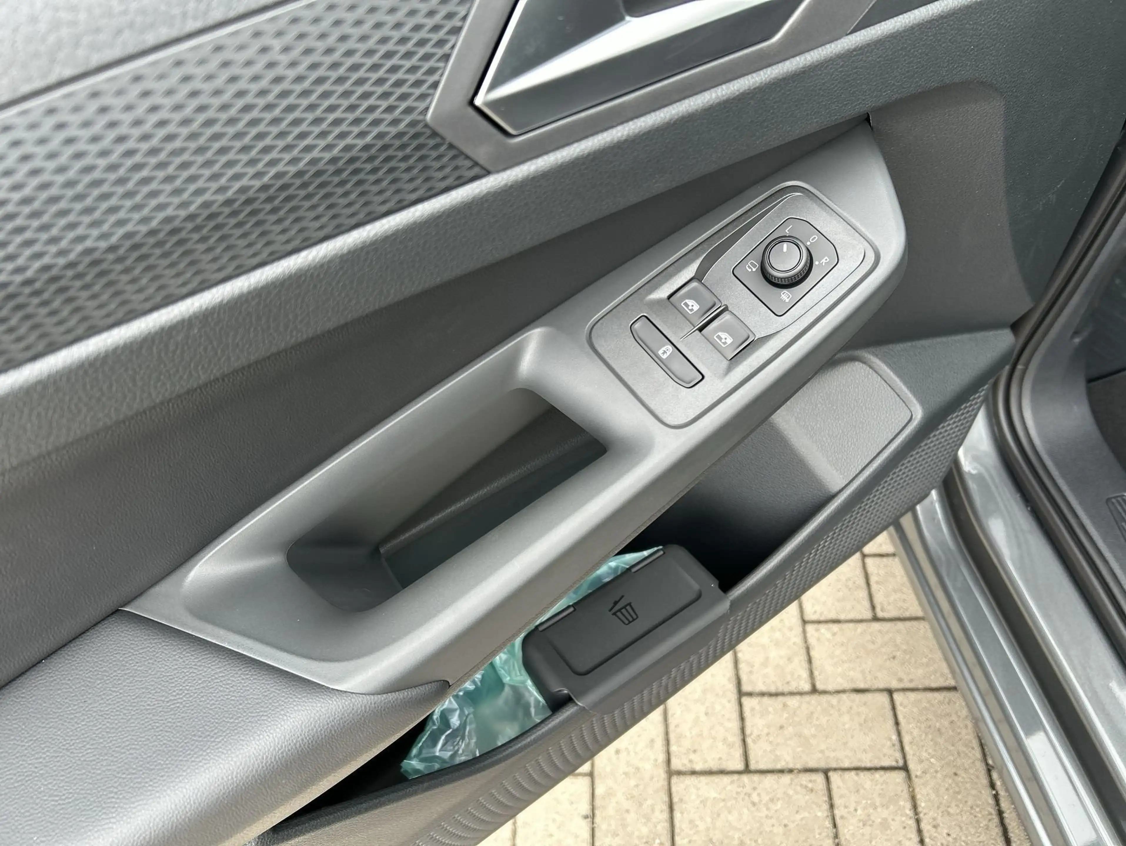 Volkswagen Caddy NFZ Life 7-Sitzer Motor: 2.0 l TDI EU6 SCR 4MOTIO — photo 12
