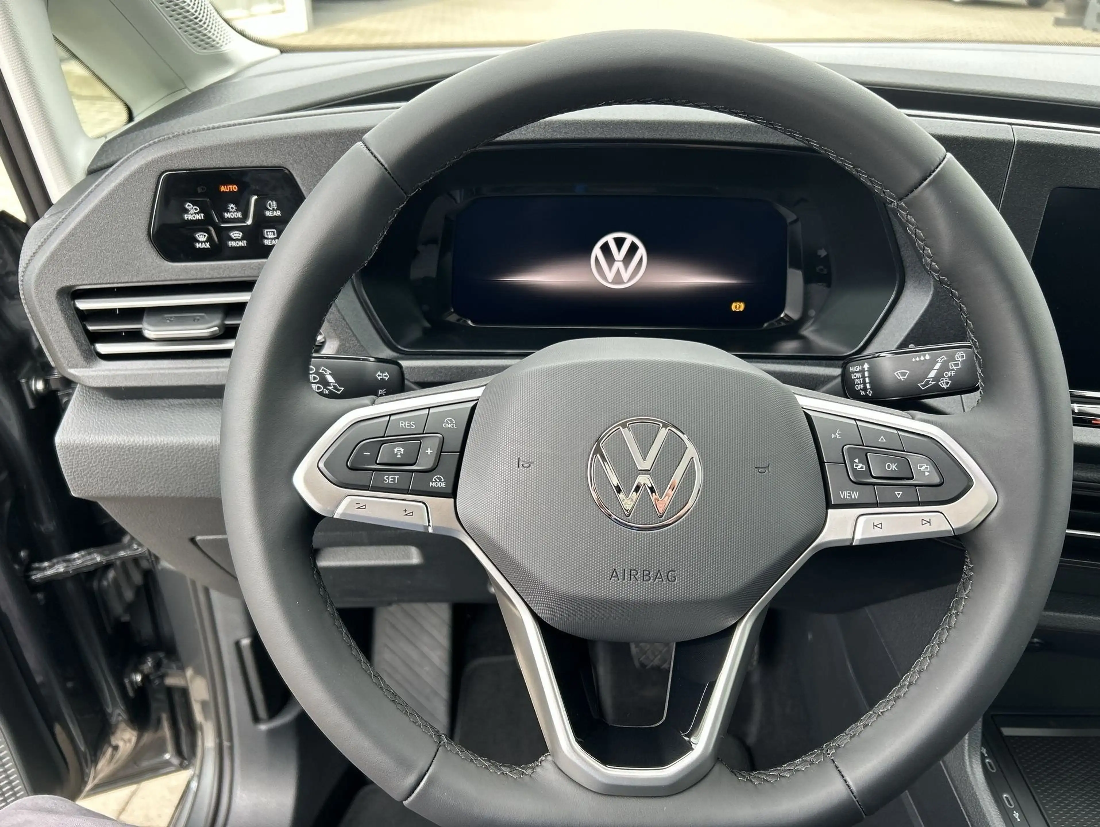 Volkswagen Caddy NFZ Life 7-Sitzer Motor: 2.0 l TDI EU6 SCR 4MOTIO — photo 9