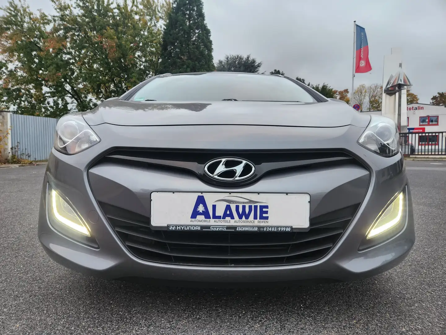 Hyundai i30 CW 1,4 Kombi FIFA World Cup Edition Garantie Gris - 2