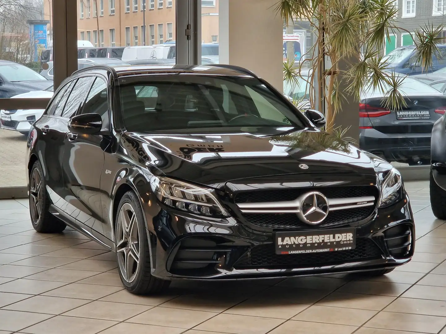 Mercedes-Benz C 43 AMG C 43 AMG T 4Matic*HUD*Abgas*CARPLAY*Night*LED HP Černá - 1