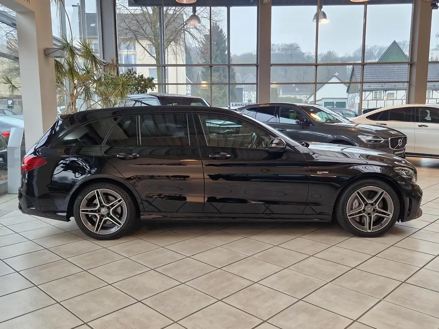 Mercedes-Benz C 43 AMG C 43 AMG T 4Matic*HUD*Abgas*CARPLAY*Night*LED HP Černá - 2
