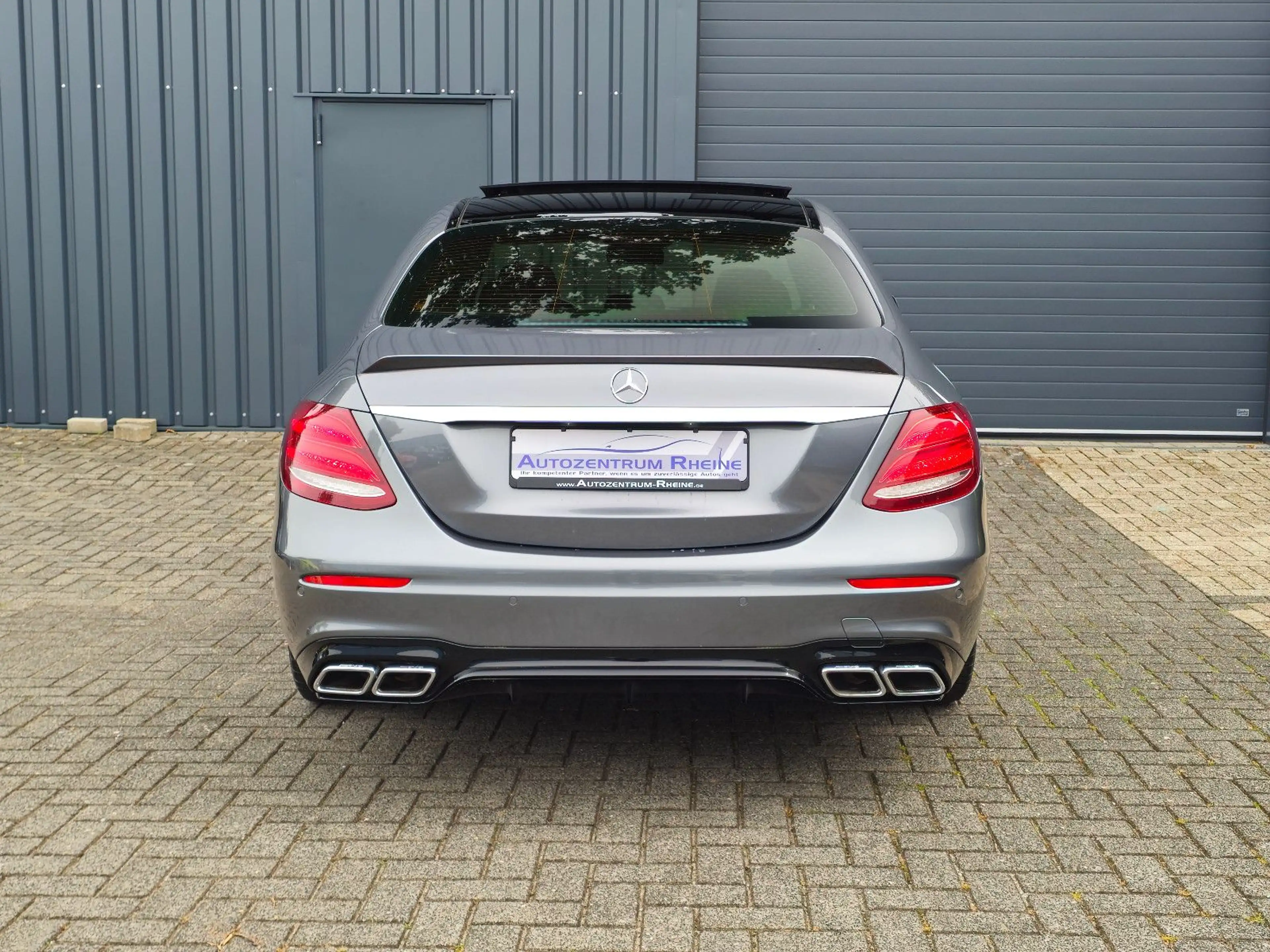 Mercedes-Benz E 63 AMG 4M+ PANO MULTIBEAM SportAGA TOPZustand — photo 6