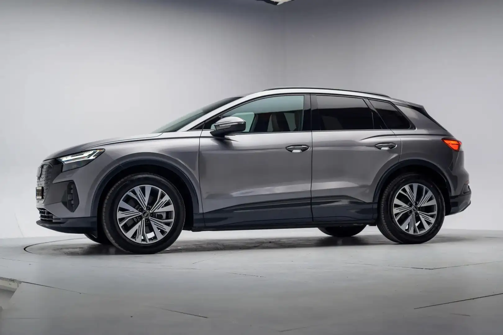 Audi Q4 e-tron 40 Launch edition Advanced 3-Fase 77 kWh [ Navi Sp Gris - 2