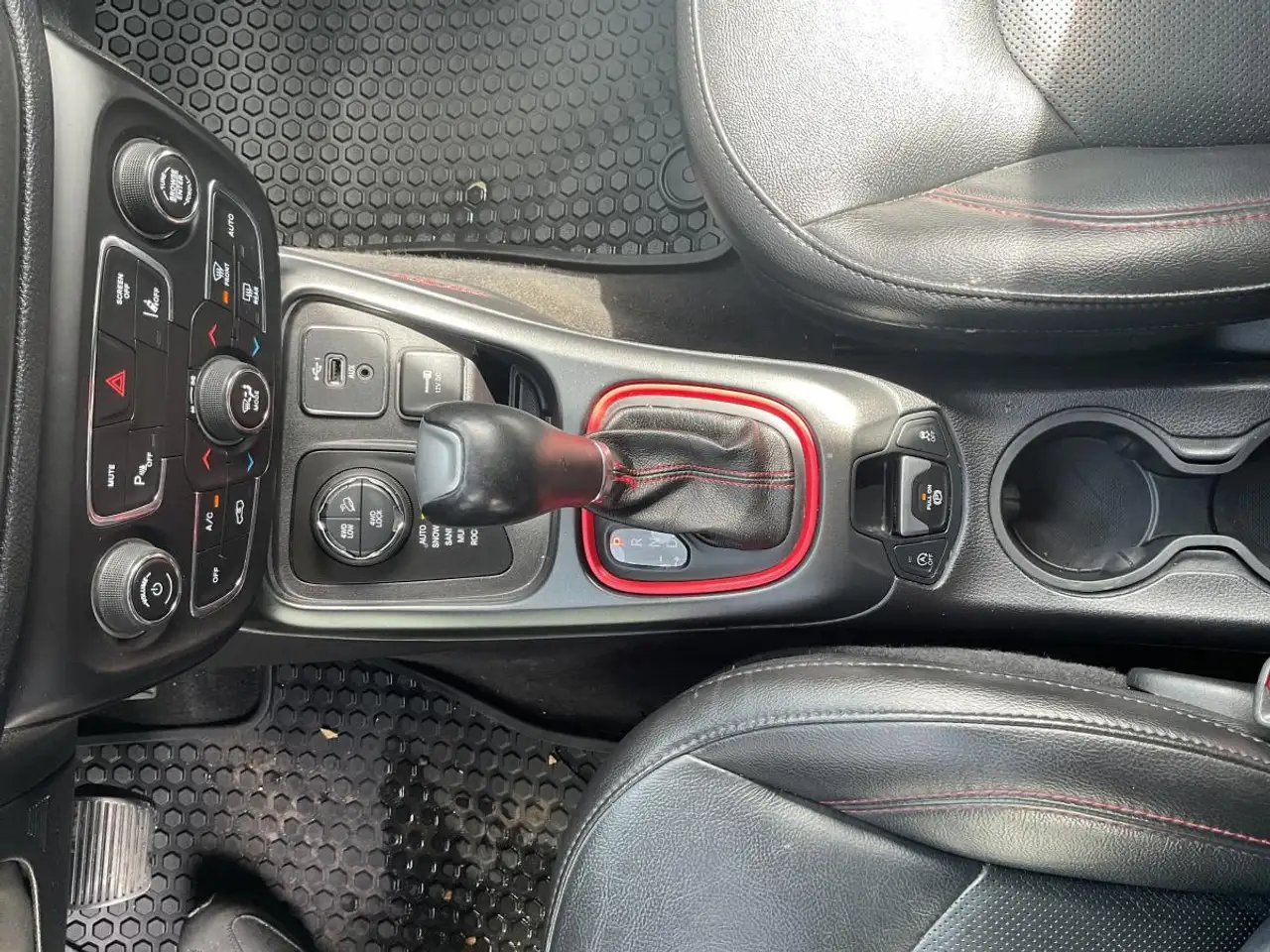 Jeep Compass photo Jeep Compass