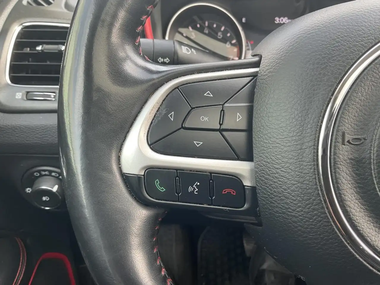 Jeep Compass photo Jeep Compass