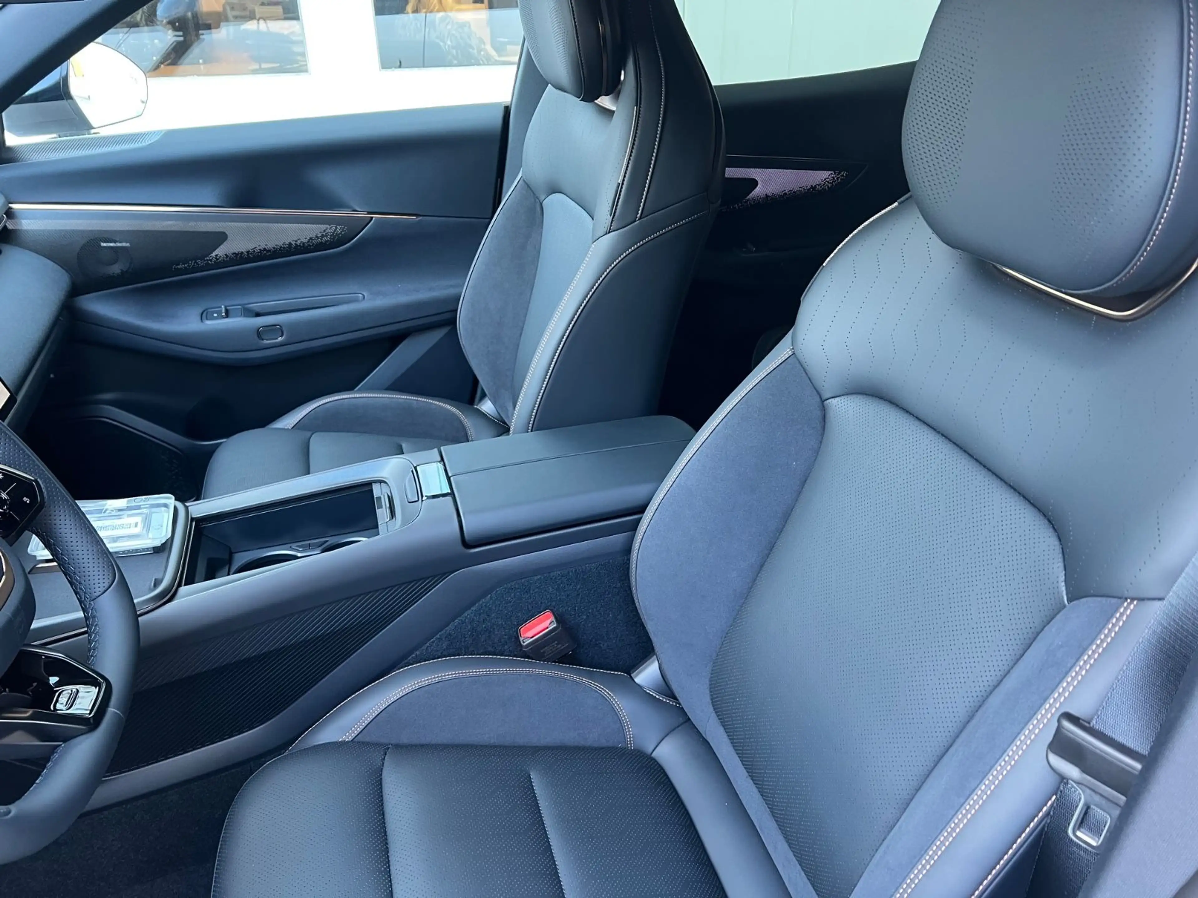 Lynk & Co 08 1.5 T PHEV MORE GARANTIE SOFORT — photo 11
